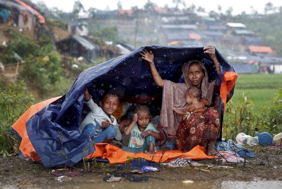 Pengungsi Rohingya: Orang-orang Hidup di atas Kuburan Baru - Duta.co