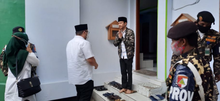 Datang Tidak Diundang, Pulang Dilepas Hujan, Ada Apa ...