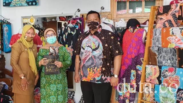 Inilah Karya Warga Desa Wonoasri Grogol Batik  Tulis  Panji 