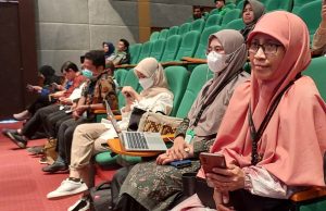 Dr dr Sumarni selaku Wakil Dekan FK Universitas Tadulako, Palu, Sulawesi Tengah saat hadir di Auditorium Unusa,Jumat (16/2/2024). DUTA/ist